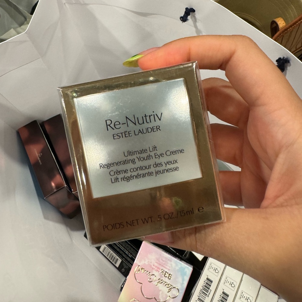 Estee Lauder Re Nutriv eyecream